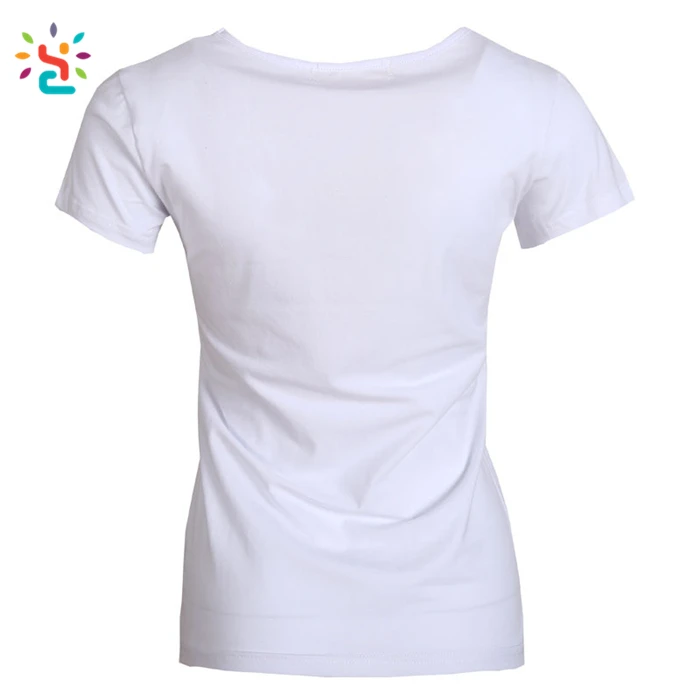 camiseta bordada com lantejoulas
