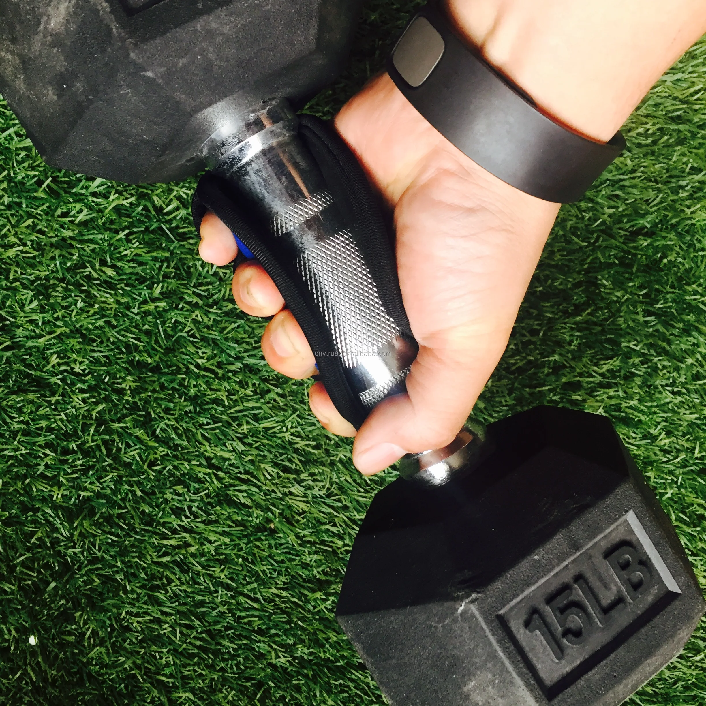 Vtrust 4 Holes Neoprene Weightlifting Gymnastic Hand Grips Palm Pads