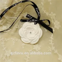 

Rose Shaped Hanging Air Freshener Gift Set Scented Ceramic Aroma Stone
