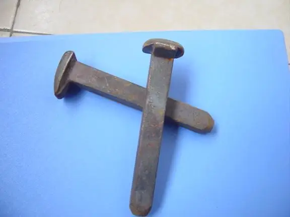 Square dogspikes.JPG