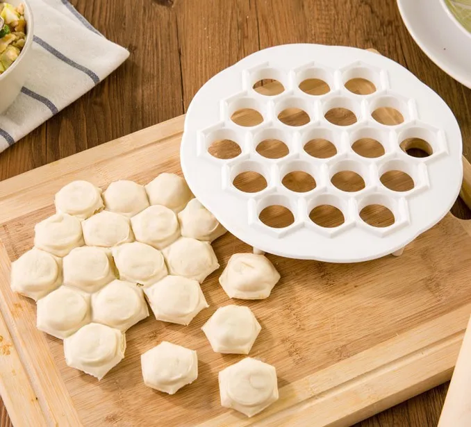 

Dumpling Mold Maker Kitchen Dough Press Ravioli DIY 19 Holes Dumplings Maker Mold, White