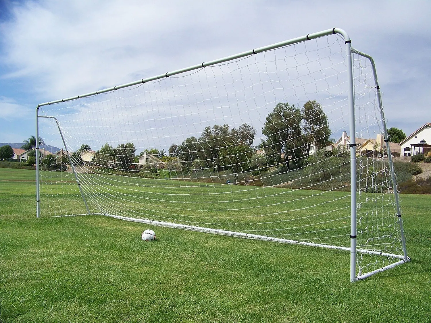 official soccer net size