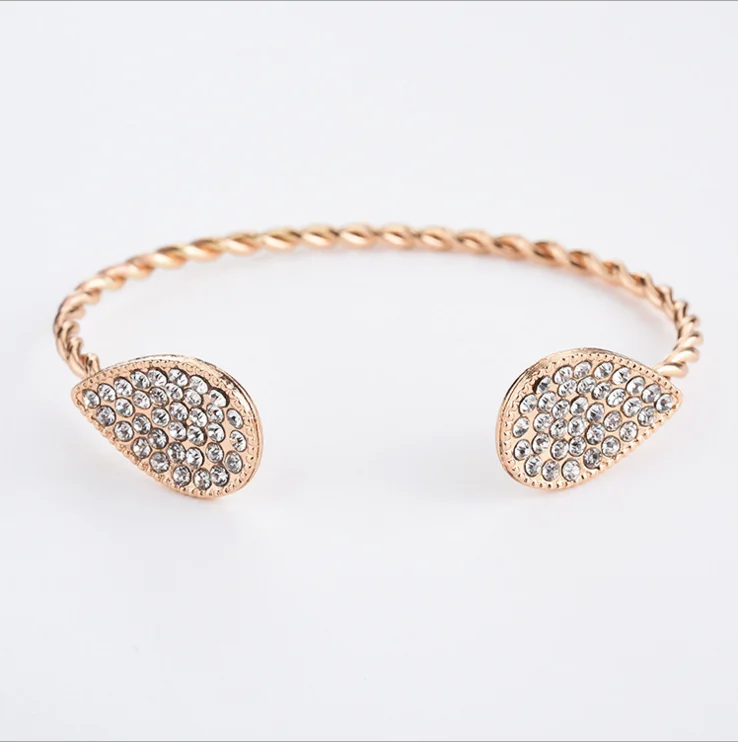 

Heart-shaped geometric full diamond temperament personality bracelet, N/a