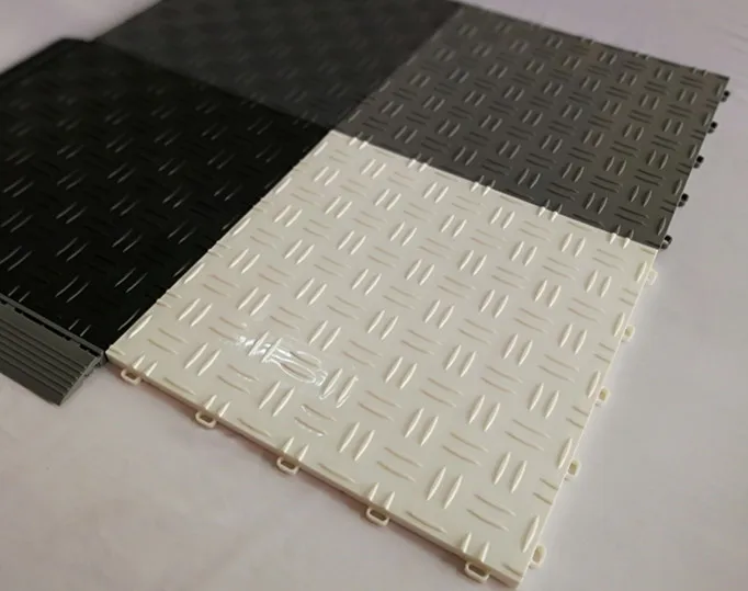 Movable Snap Lock Type Timber Finish Diamond Pvc Floor Interlocking Mat