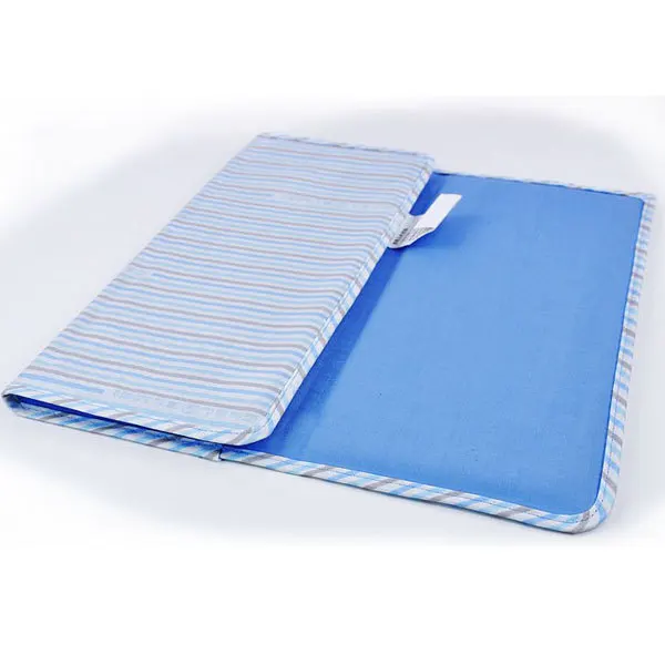 

Gel laptop cooling pad with gel