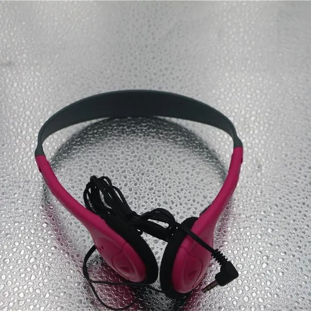 

On Ear Noise Reduction Free Sample Wired Retractable Airline Earphone, We can accept customise