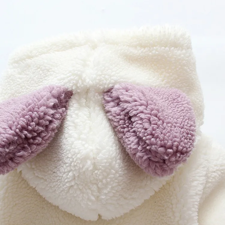 9436953679_1390770995