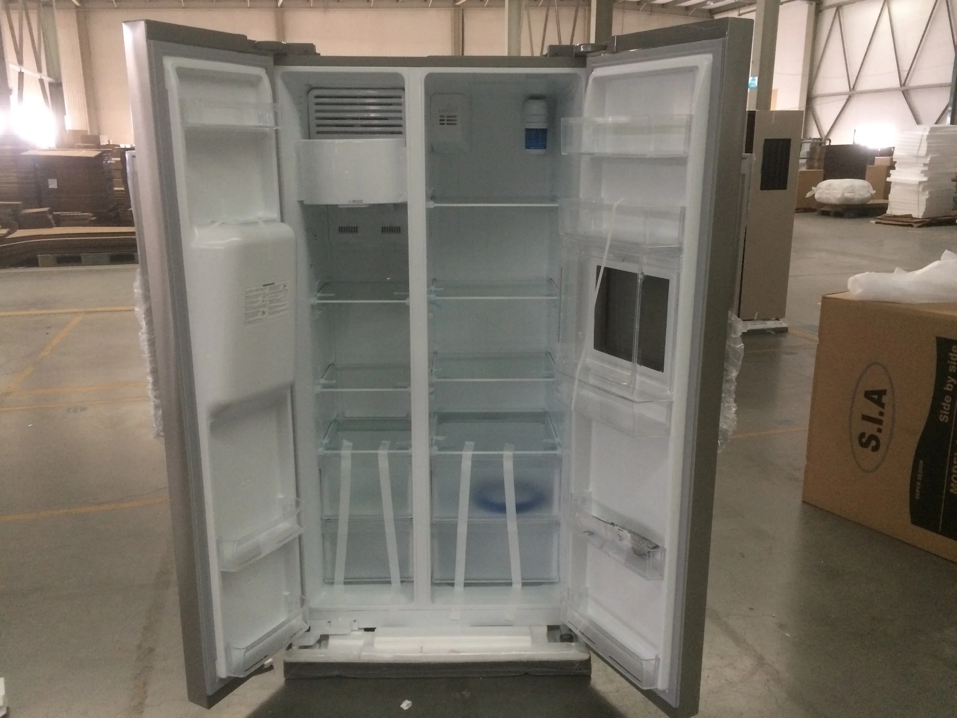 585L不锈钢冰箱，带饮水机
