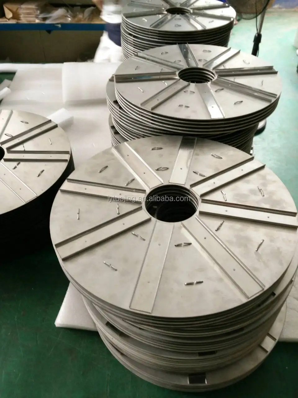 Vacuum furnace molybdenum alloy MoLa heat shield