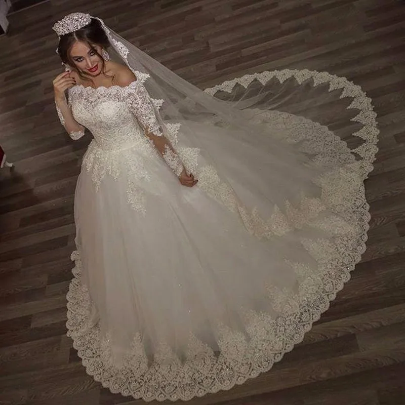Свадебное платье пушистое