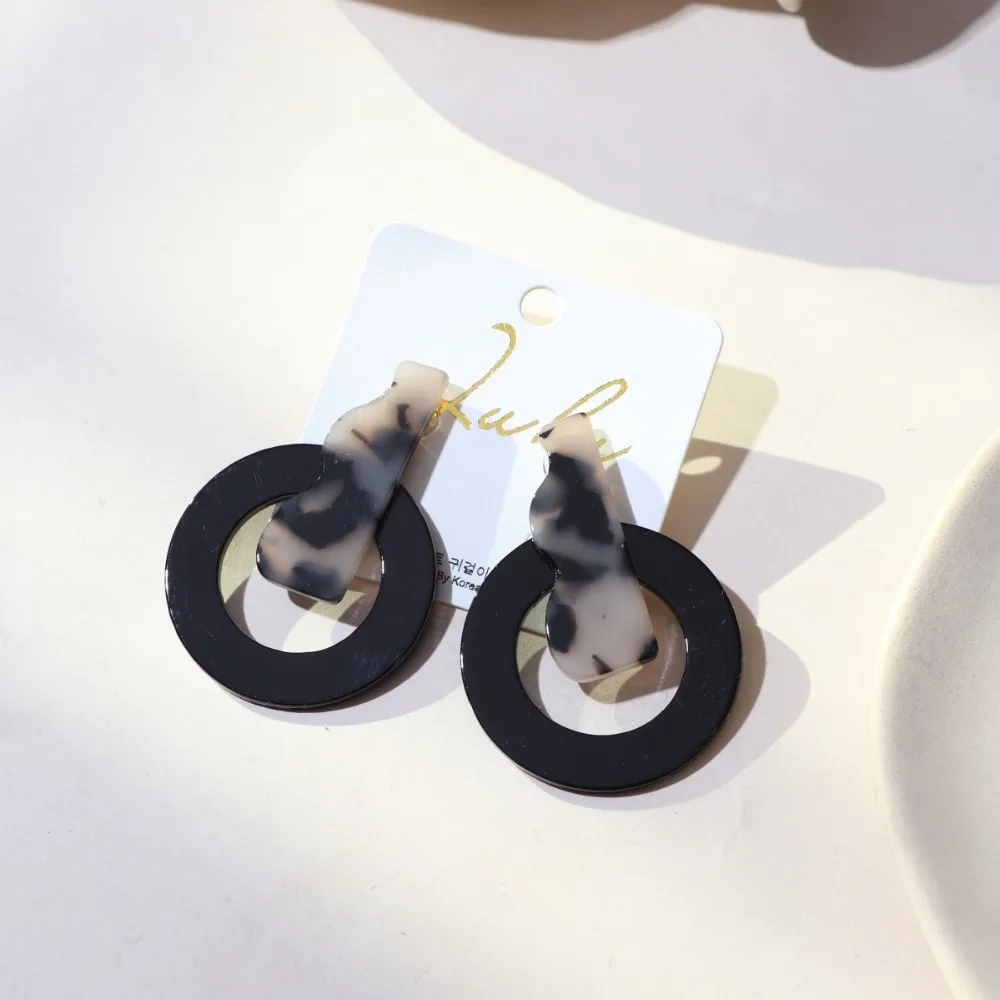 

2019 Designs Women Jewelry Wholesale black Acrylic Geometric Shape Hoop Earrings Normal Size Fashion Earring, Colorful