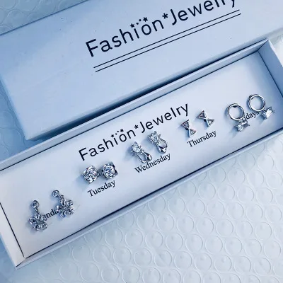 stud earrings (5).jpg