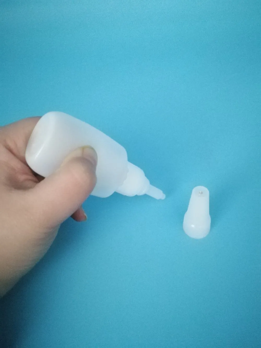 30ml Hdpe / Ldpe Flat Oval Plastic Glue Bottle Natural / Blue Red Color