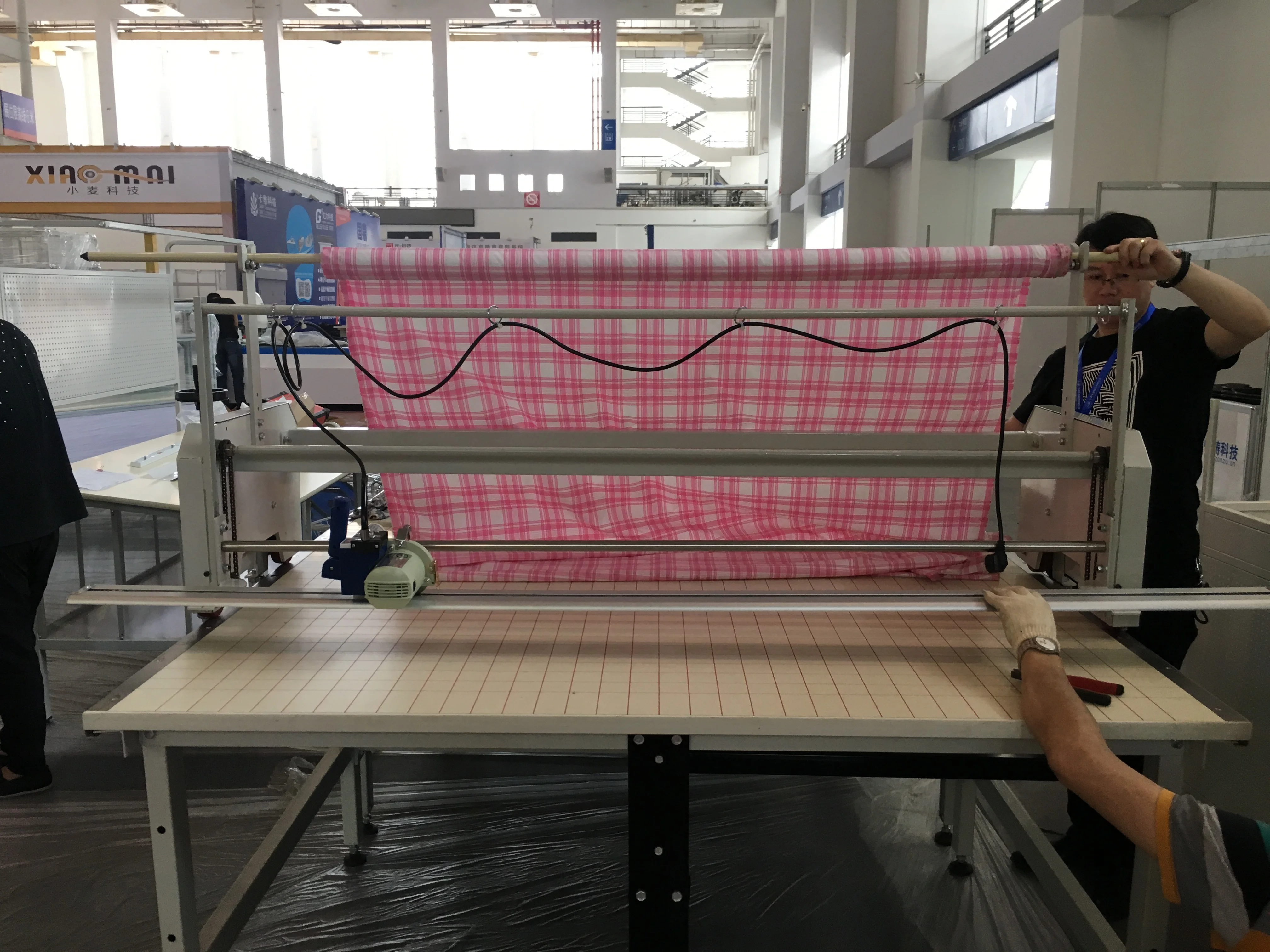 
Garment Factory Semi-automatic Manual Fabric Spreading Machine 