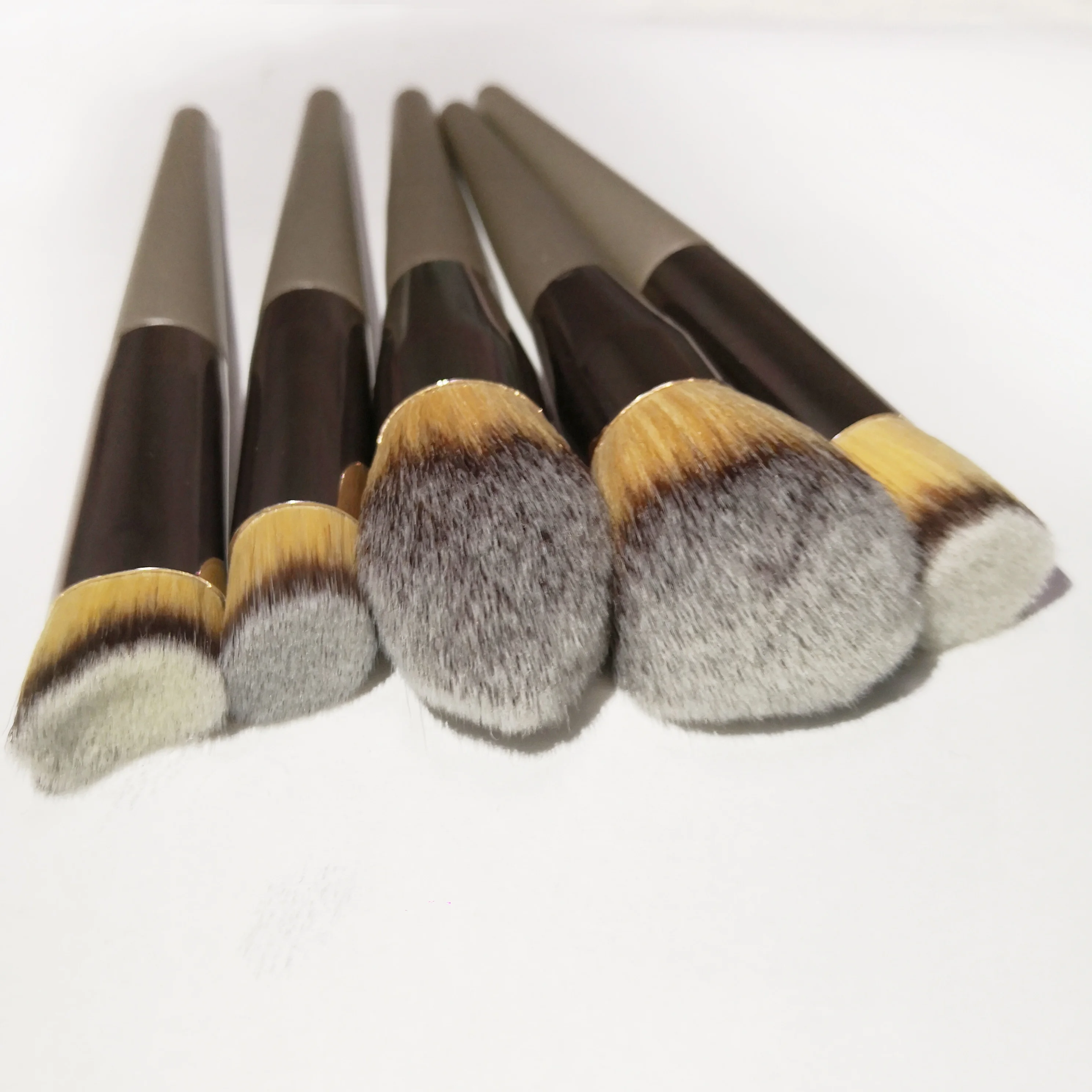 

Free shipping to US 2019 hot-sale Low MOQ pearlized handle vegan make up brushes makeup, Light gold