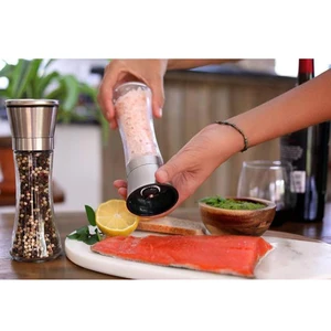 Image of Home used stainless steel 180ml salt and pepper grinder set