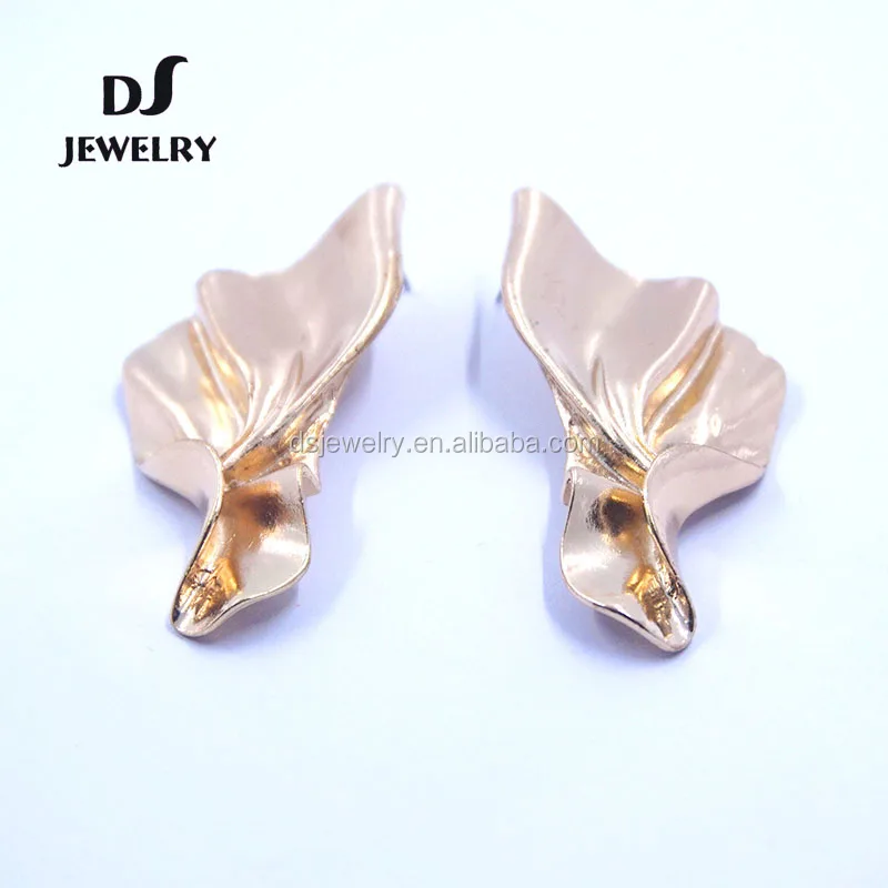 

2019 wholesale fancy design gold plated korean ear stud earrings