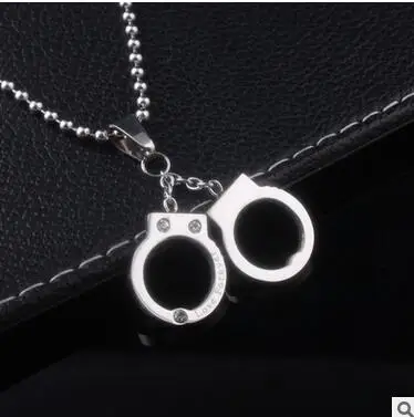 

Handcuff Pendant Necklace Women Men Steampunk Fashion Jewelry Lover's Collares Valentine's Day Gift