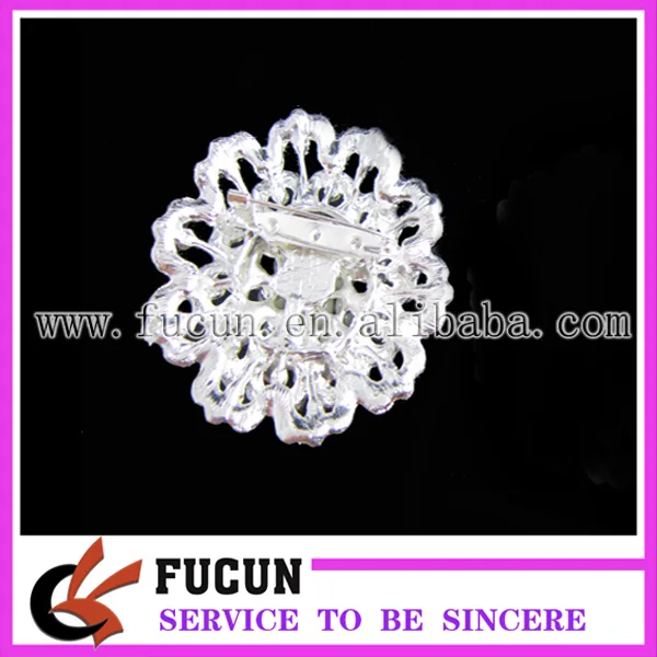rhinestone brooch 81b.jpg