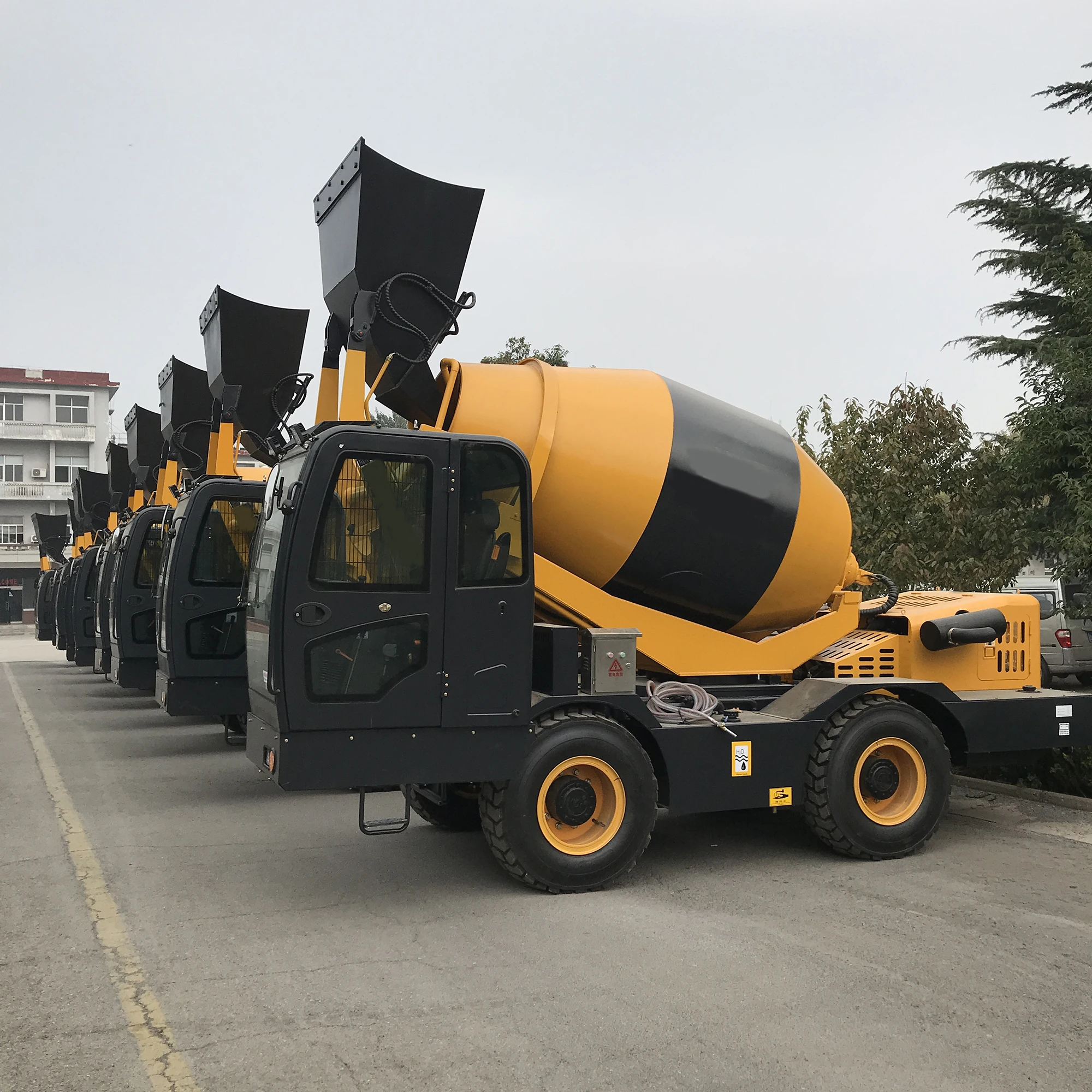 4M3 construction machine  full hydraulic volumetric concrete mixer trucks