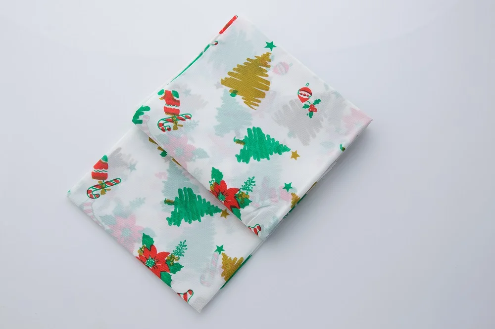 CHRISTMAS   TREE  PRINT  TABLECLOTH.jpg