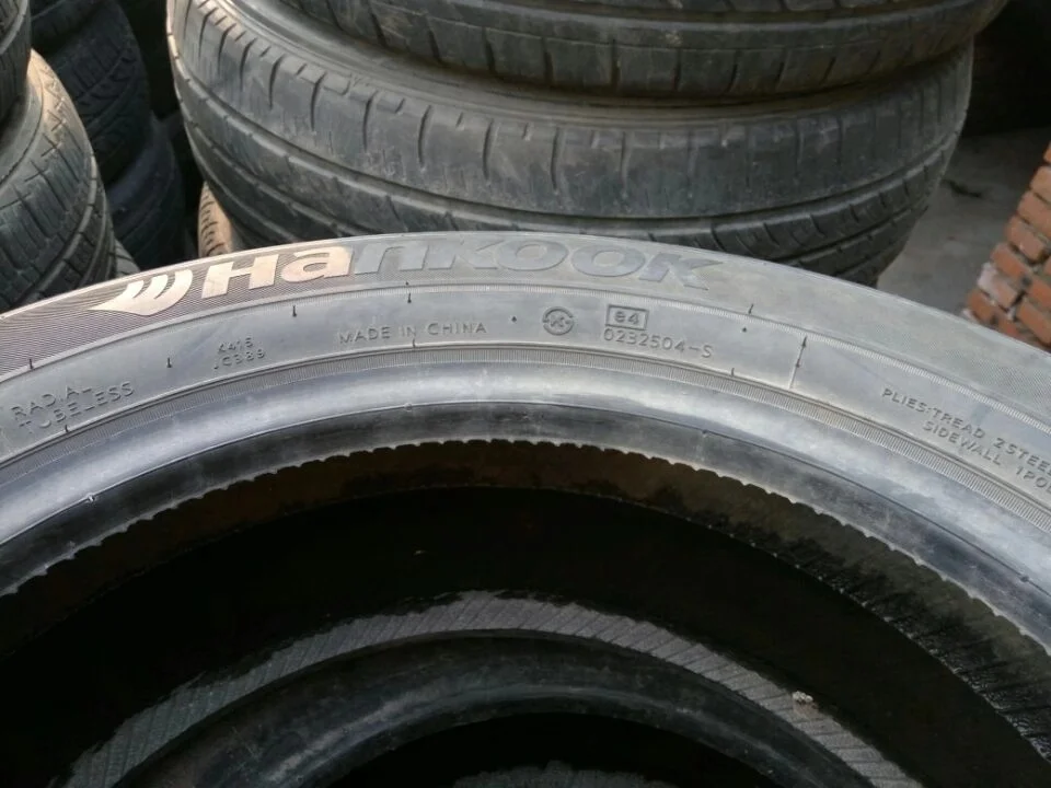 165/60 R14. 215 35 R13.