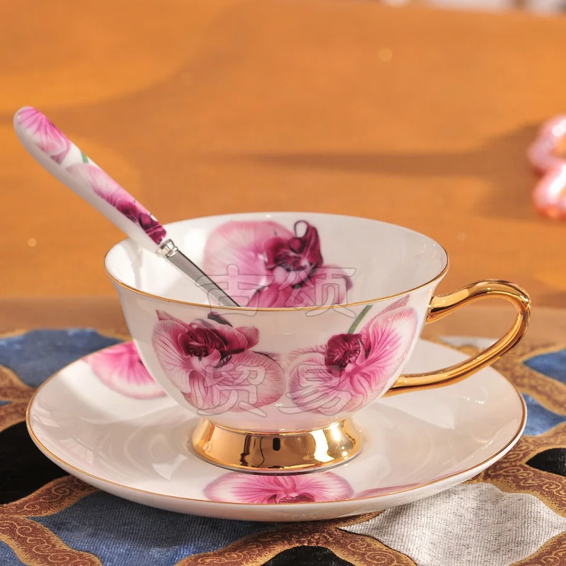Christmas style bone china coffee cup with saucer