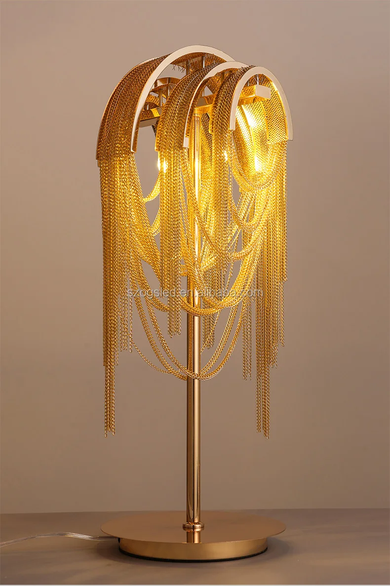 chandelier table lamp.jpg