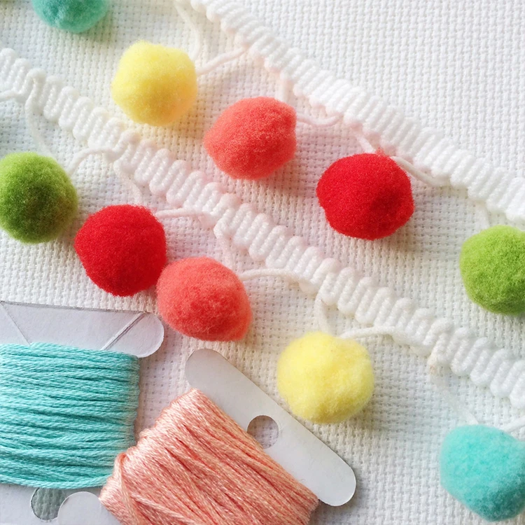 pom pom trim1