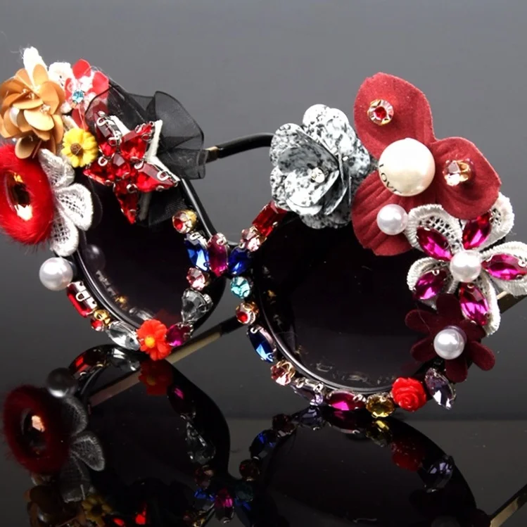 Sunglasses women handmade Butterfly Oversize Flower Crystal Luxury Vintage Sunglasses Unique Sunglasses For Stage performance