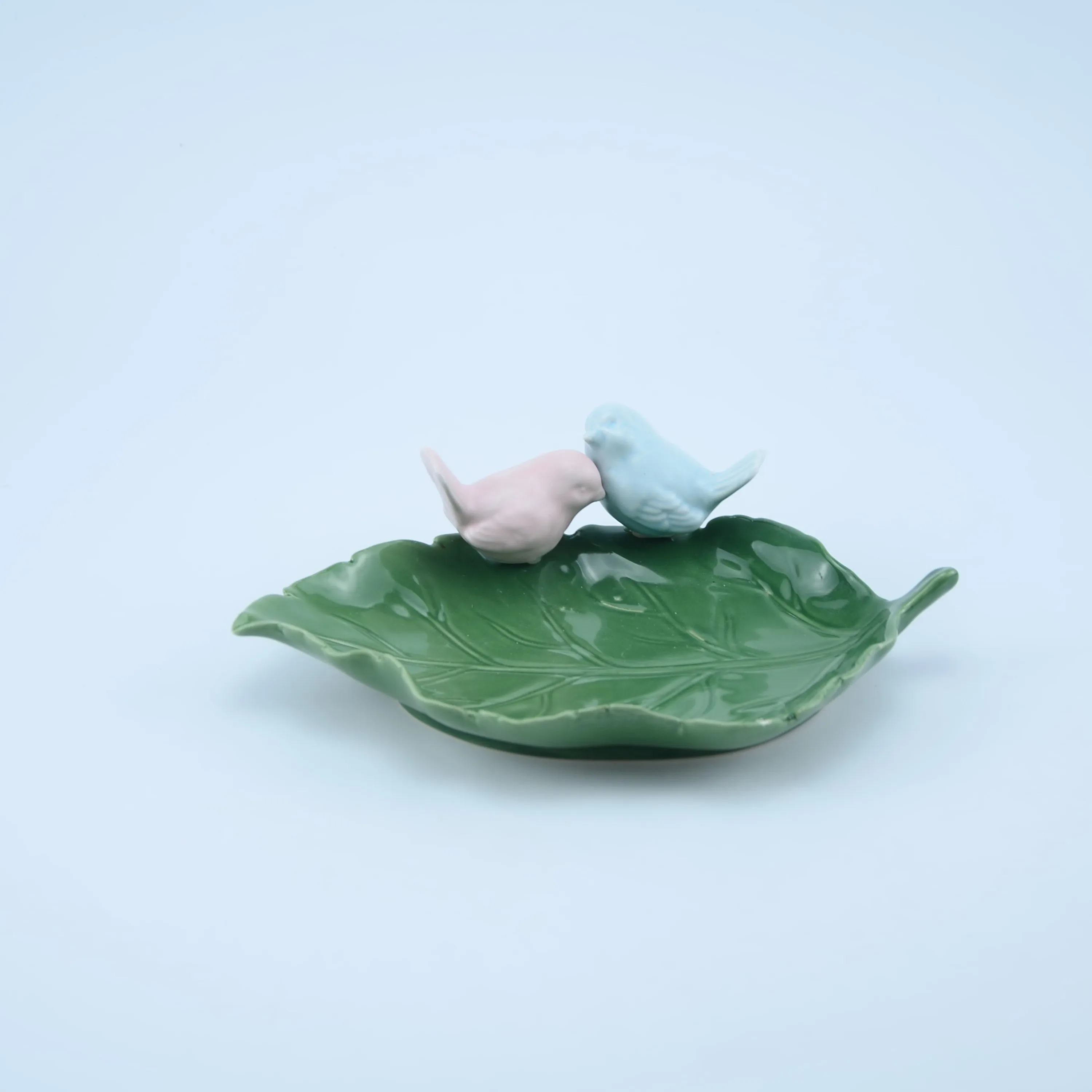 ceramic dishes, porcelain dishes, ceramic plates, dish plates, ceramic leaf, leaf dishes