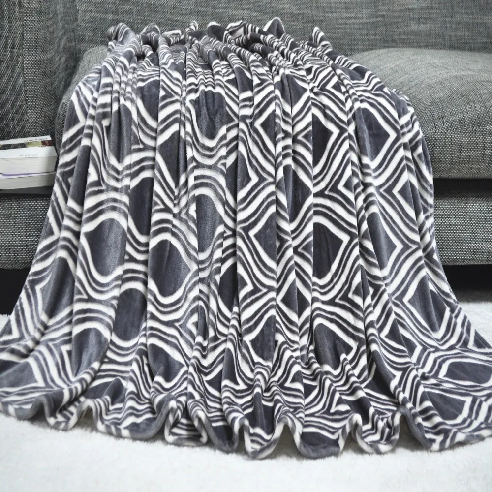 all kinds of blankets throws are avai