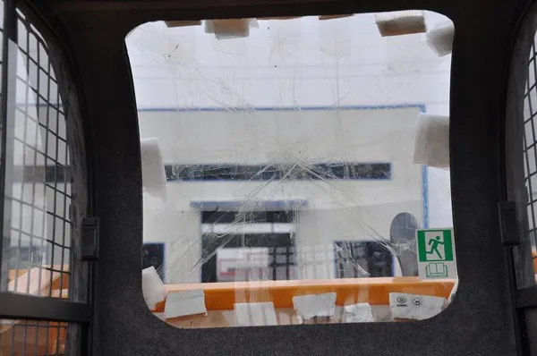 China wheel Bobcat skid steer loader for sale rear window.jpg