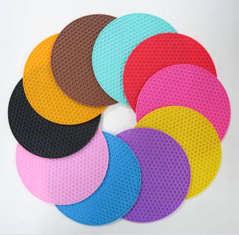 

LFGB approved Silicone Pot Holders Non Slip Heat Resistant Hot Pads, Red, yellow, blue, pink, green, can be customized