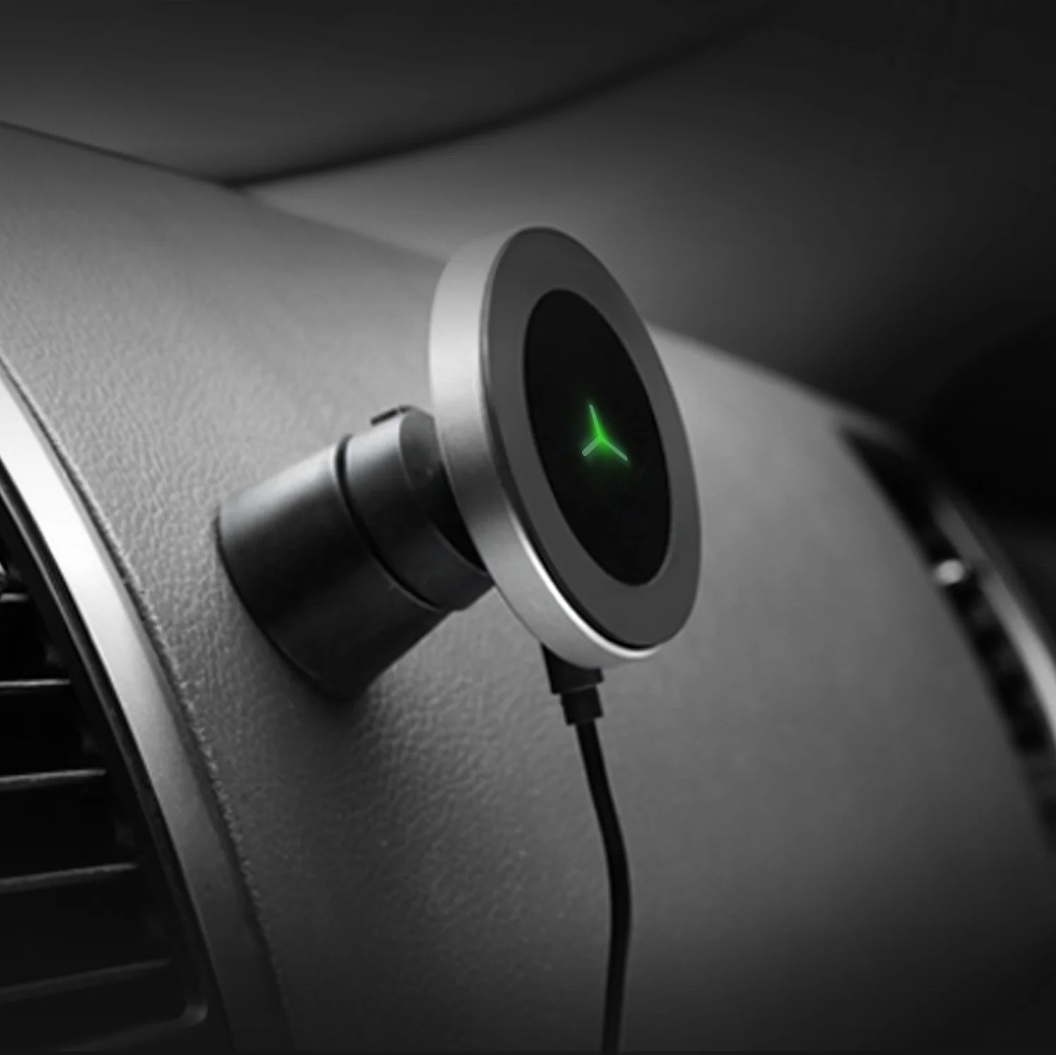 

Luxury factory direct supply Qi wireless magnetic charger for magnetic king