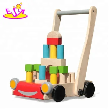 marcheur bébé bois