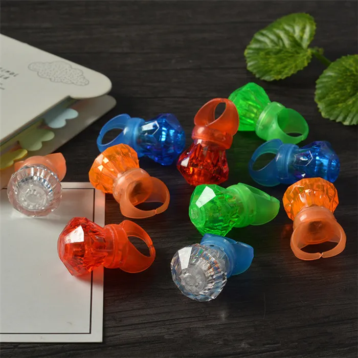 Plastic Diamond Shape Led Finger Ring Led Light Up Flashing Finger