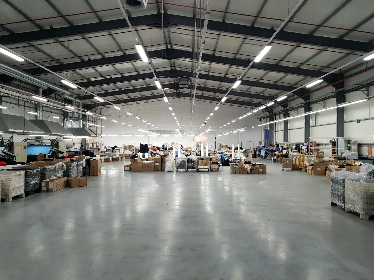 所有行业  灯具照明  商业及工业照明  led 高湾灯      高湾天花板的