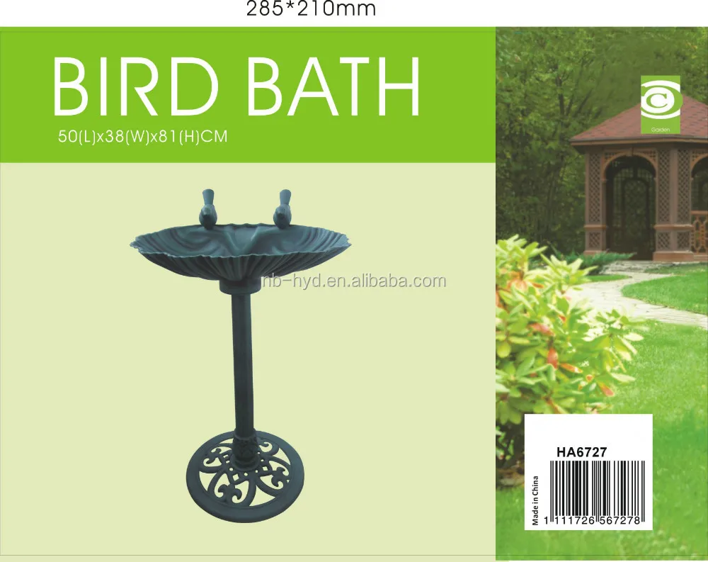 
Plastic garden bird bath with 2 birds 