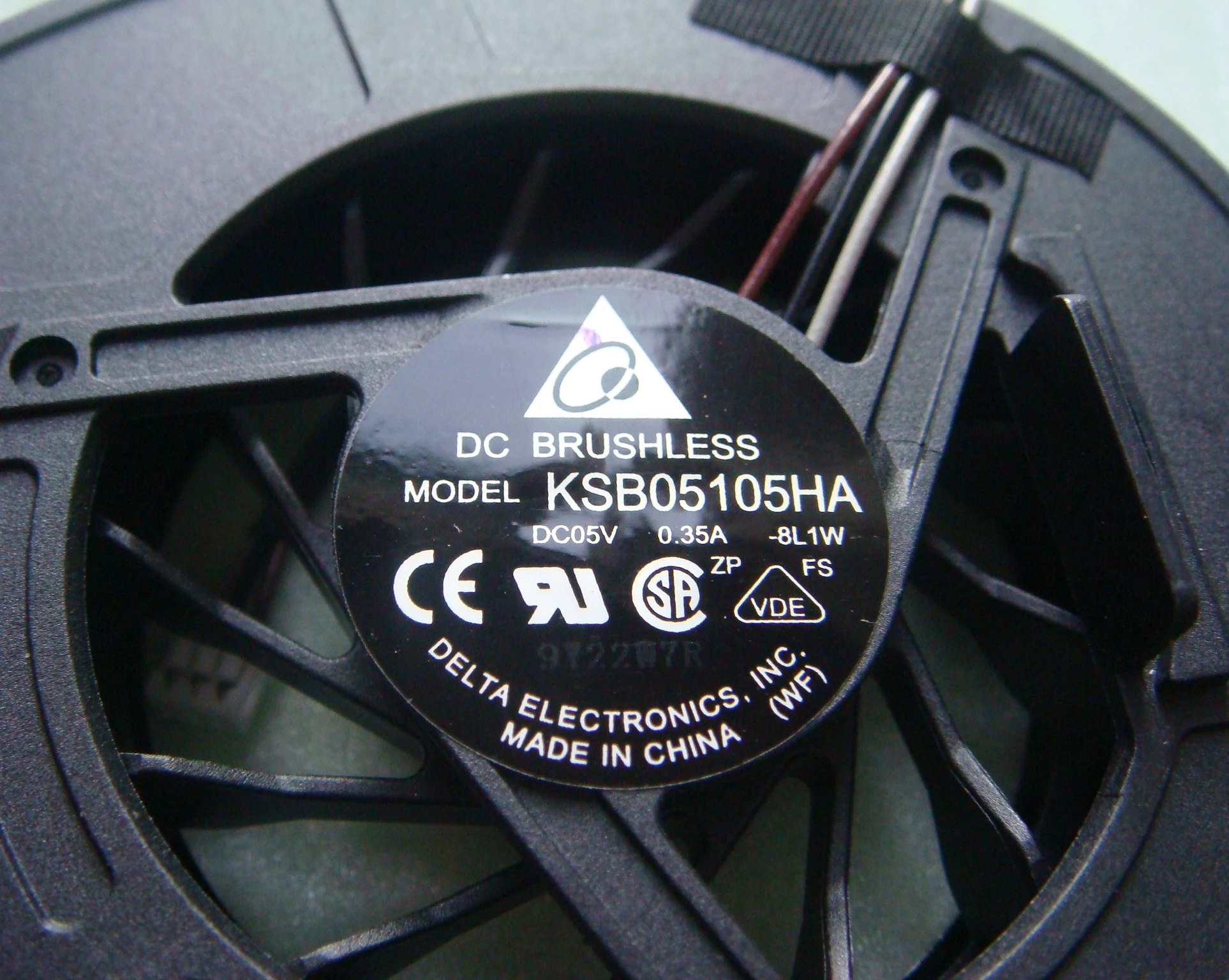 KINPOWER Ventilateur de CPU Fan 3Pin pour Toshiba Qosmio Series X300 X305