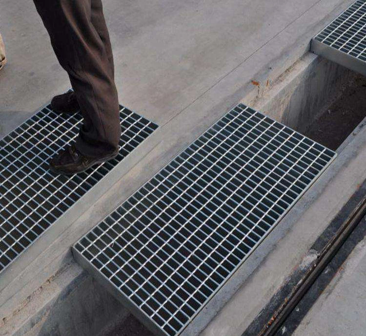 safe trench cover plate