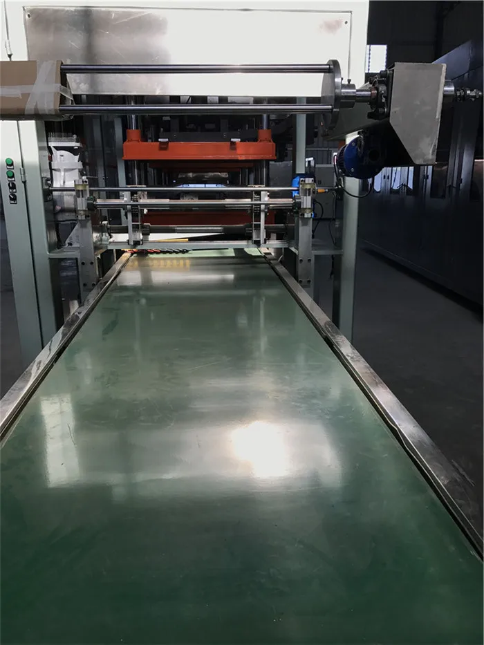 thermoforming machine05.jpg