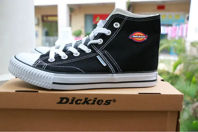 Latest men's flat vulcanized shoes with canvas casual shoes