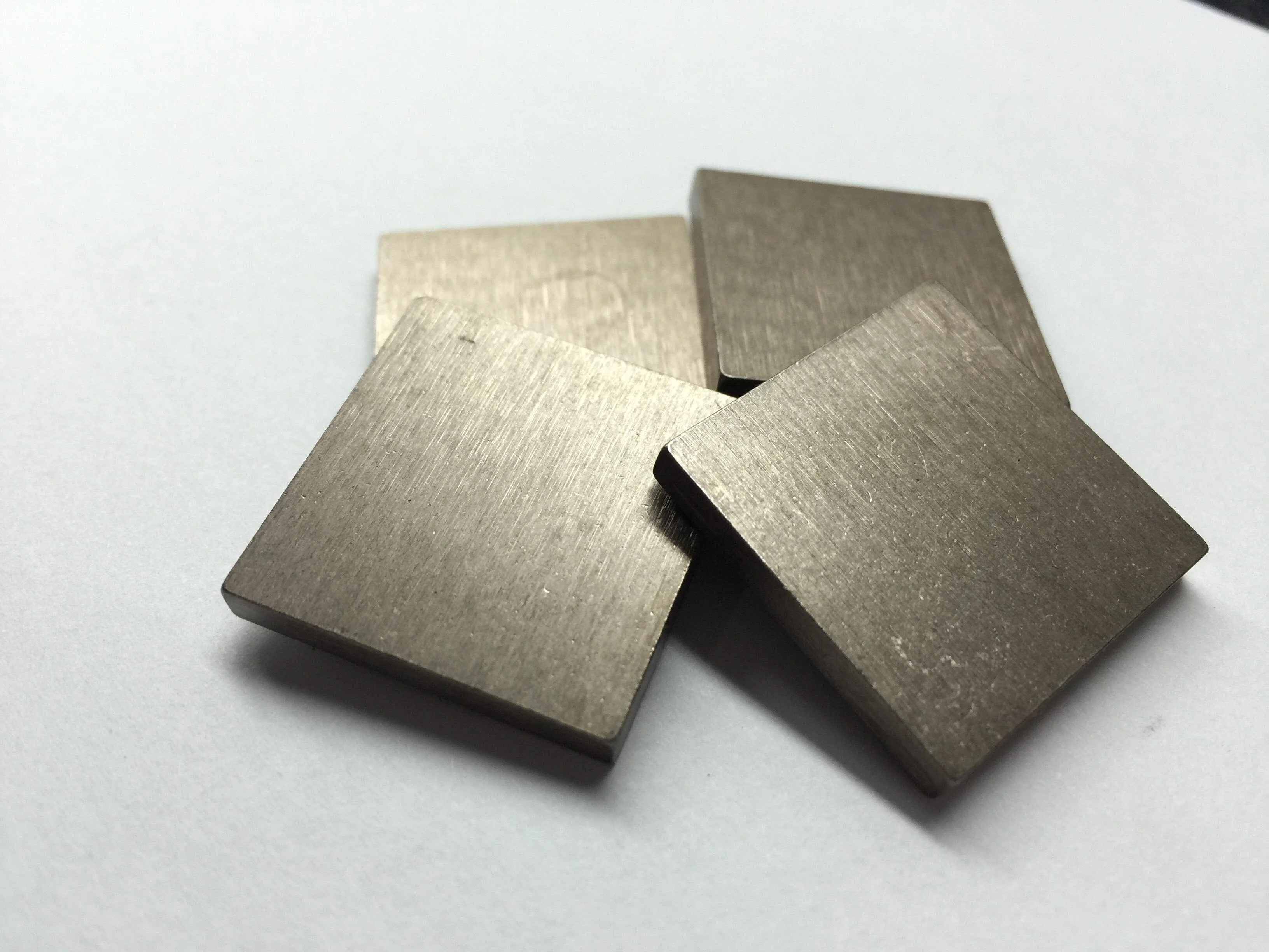 公司信息 新恒欢迎世界各地的客户 陕西鑫恒稀有金属有限公司成立于