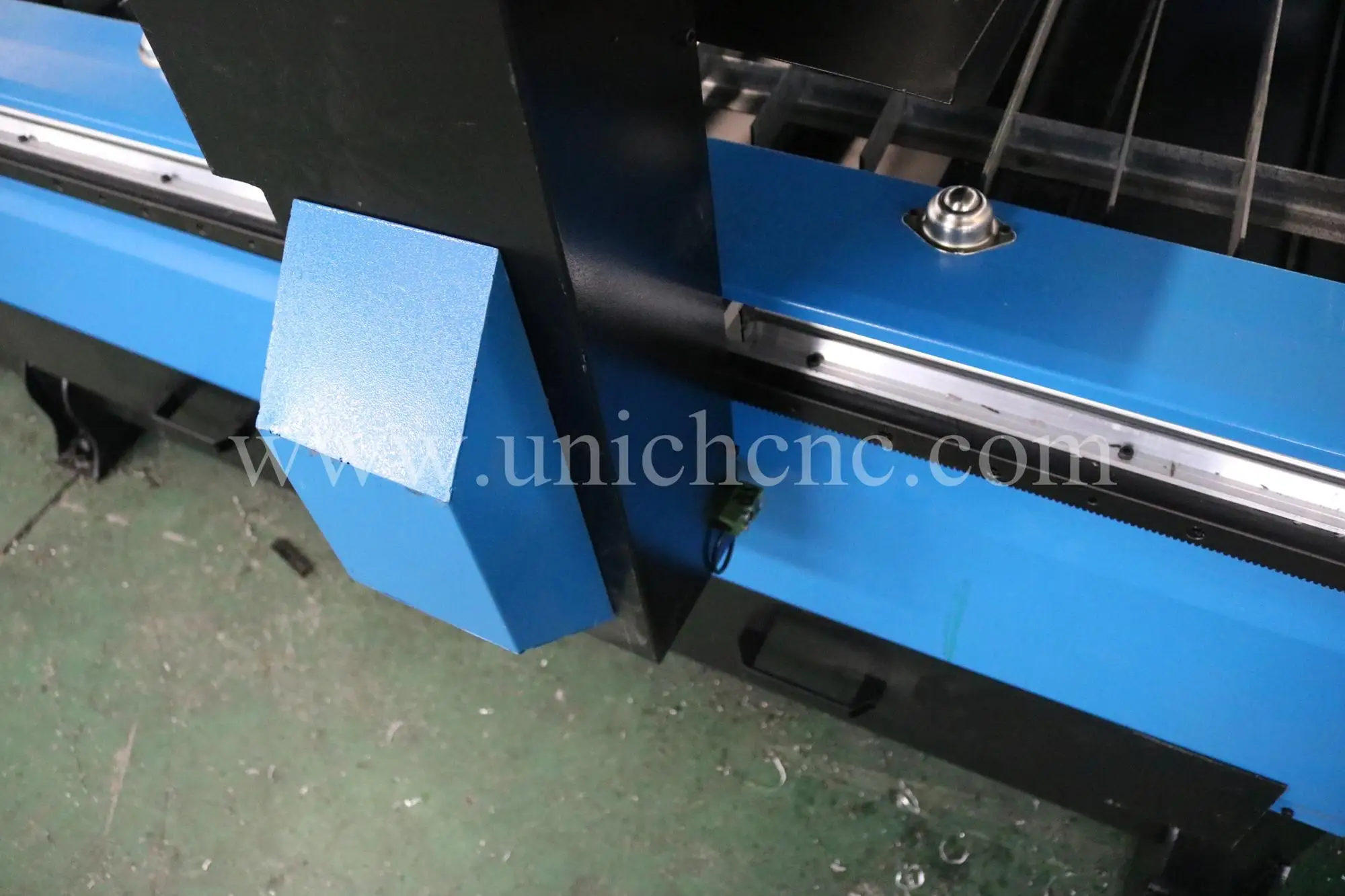 UNICHCNC Plasma Stainless steel/carbon cutting machine