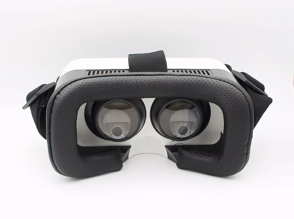 
Compatible with 3.5-6.3 inch screens Patented 3D vr headset 