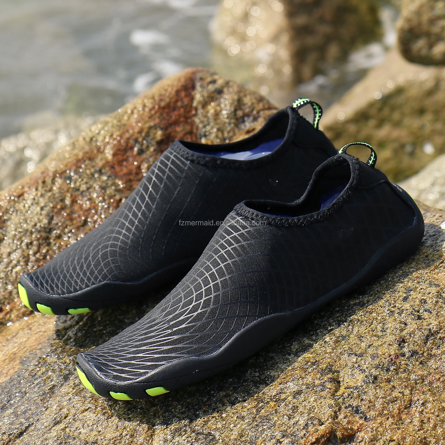 2024 Men Water Shoes Popular Net Lines Beach Swimming Shoes Aqua Shoes