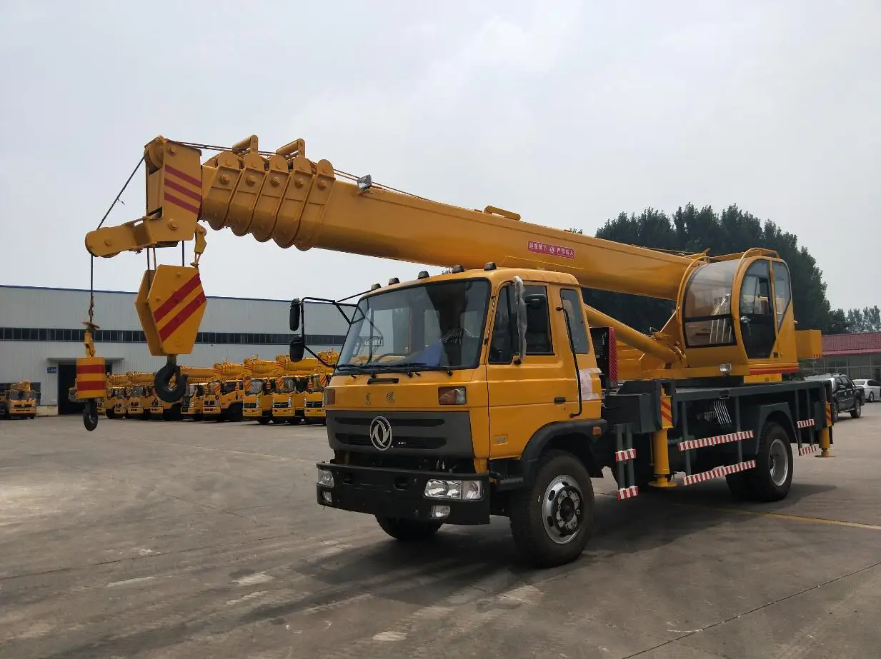 最大电梯负载 16 吨移动式伸缩臂汽车起重机出售