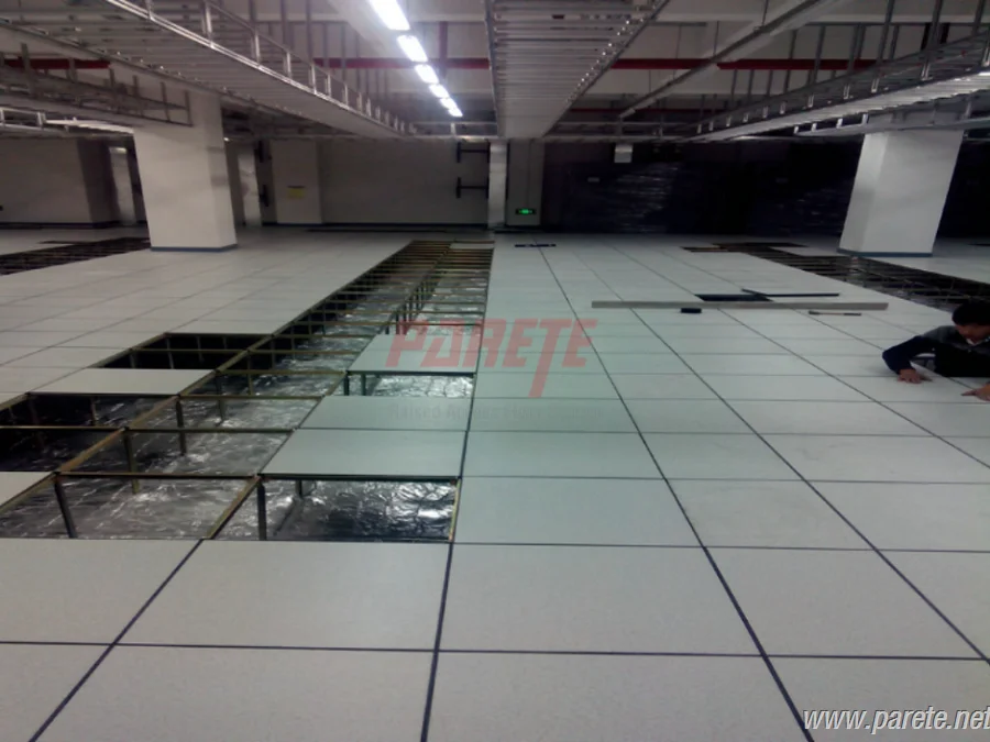 Data Center Server Room Steel Raised Floor With Anti Static Hpl