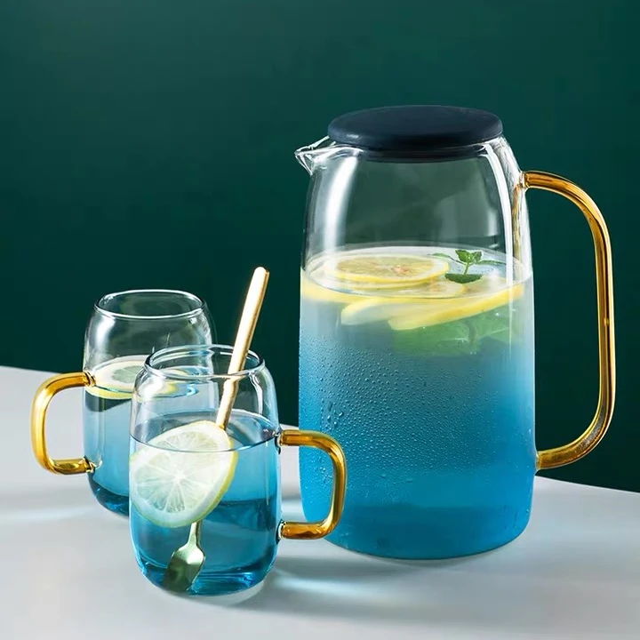 

New Design Simple Style Carafe with Silicone Lid, Hot and Cold Glass Water Pitcher